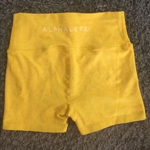 Alphalete R6 shorts yellow